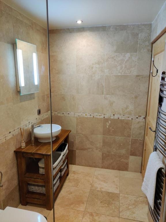 Spacious Ski Chalet In Traditional French Village, Sleeps 8, Four Star With Fibre Broadband Abondance Kültér fotó