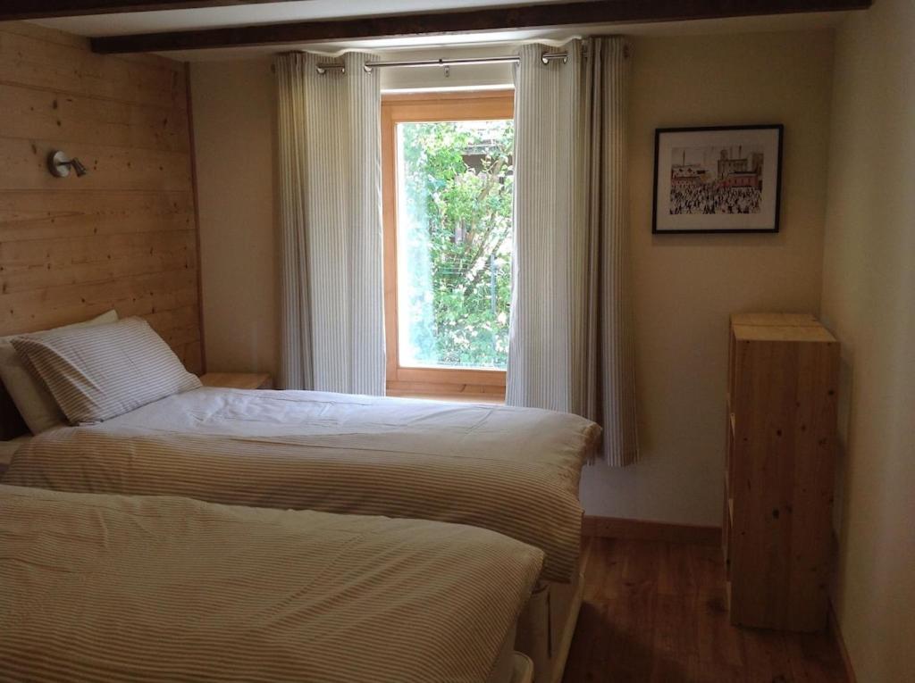 Spacious Ski Chalet In Traditional French Village, Sleeps 8, Four Star With Fibre Broadband Abondance Kültér fotó