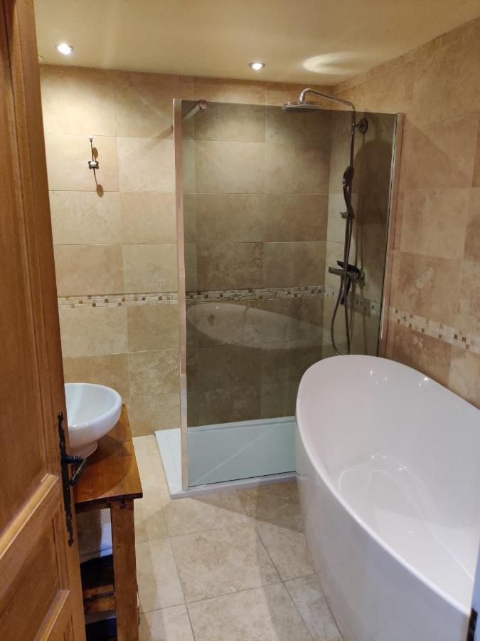 Spacious Ski Chalet In Traditional French Village, Sleeps 8, Four Star With Fibre Broadband Abondance Kültér fotó
