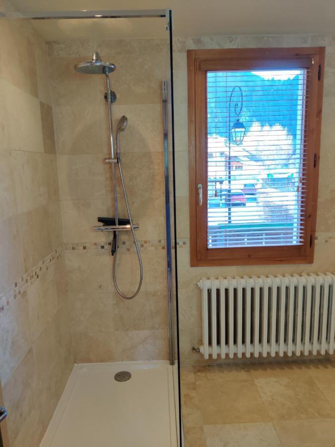 Spacious Ski Chalet In Traditional French Village, Sleeps 8, Four Star With Fibre Broadband Abondance Kültér fotó