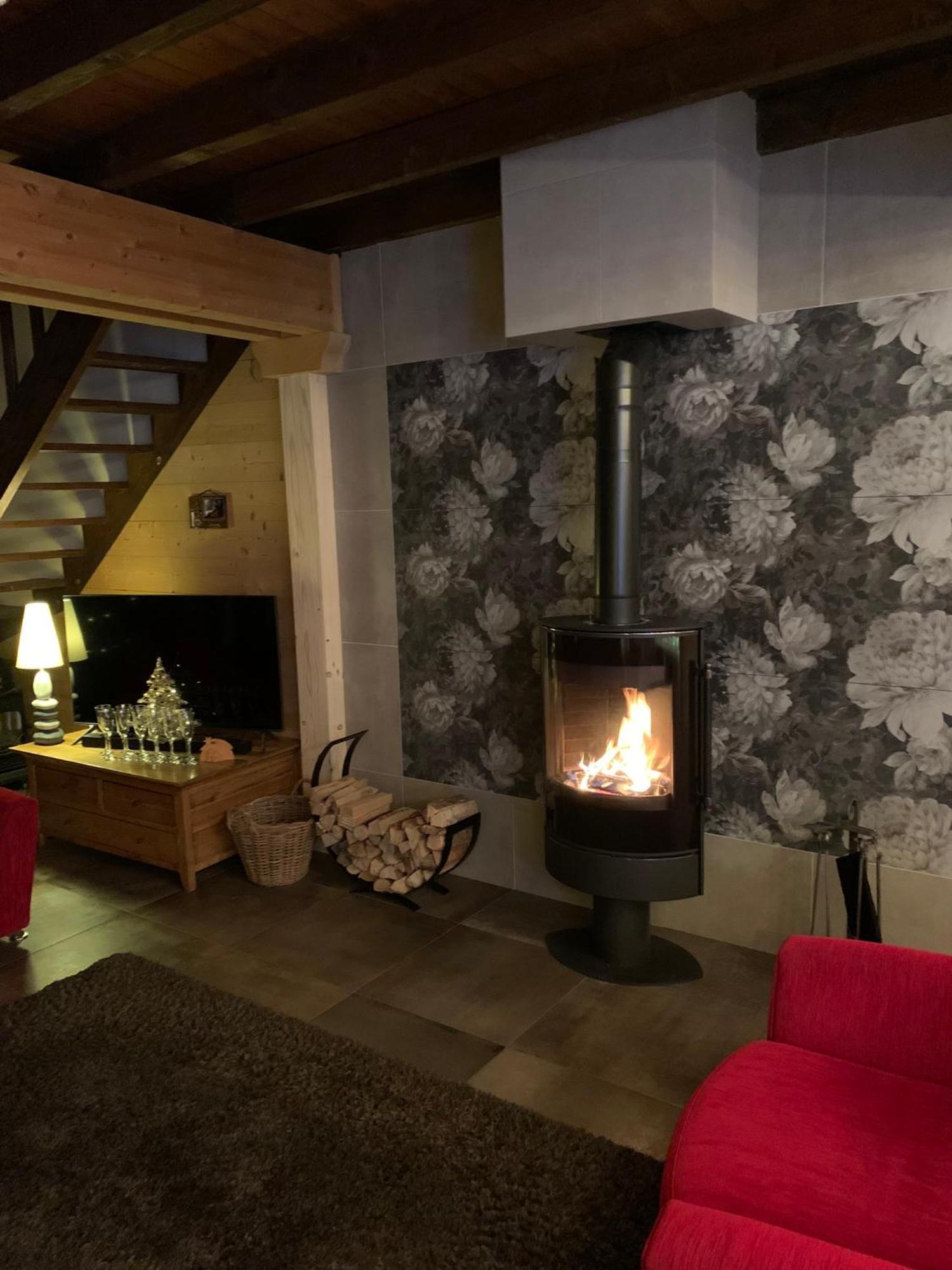 Spacious Ski Chalet In Traditional French Village, Sleeps 8, Four Star With Fibre Broadband Abondance Kültér fotó
